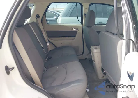 2011 Mazda Tribute I Sport z USA, uszkodzony, nr VIN 4F2CY0C72BKM06741